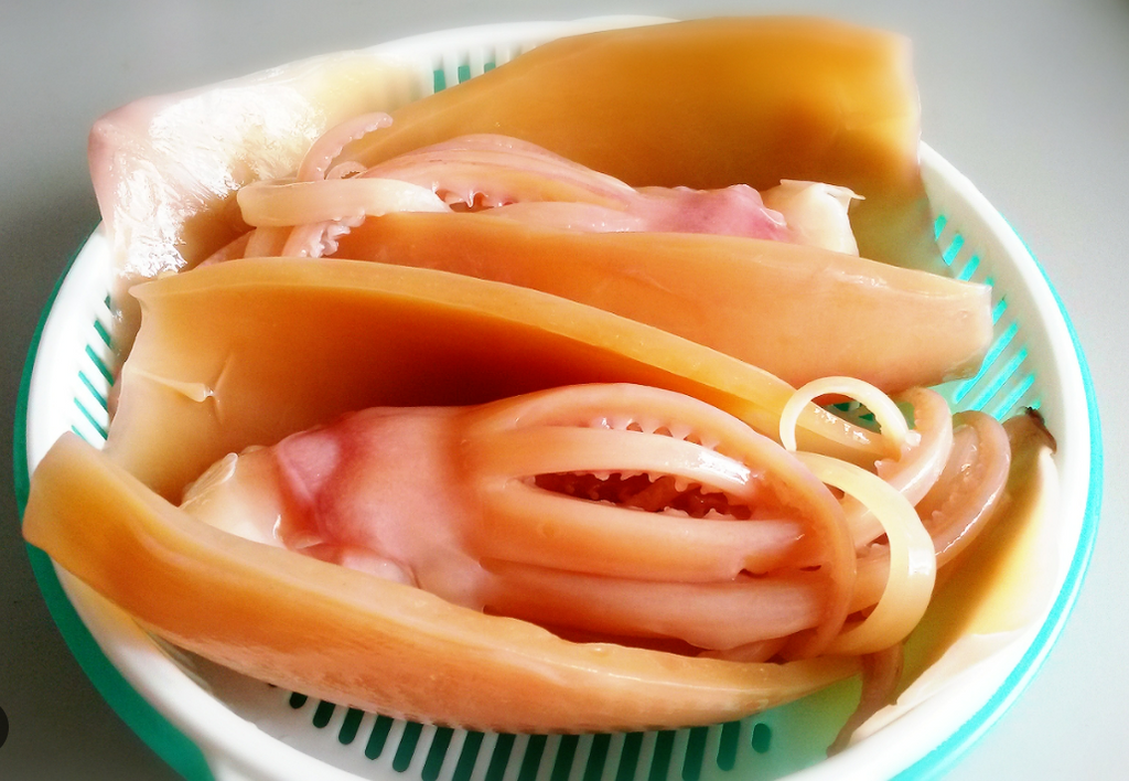 Premium Soaked Cuttlefish 1kg± 2-3pc | Sotong Rendam Kembang